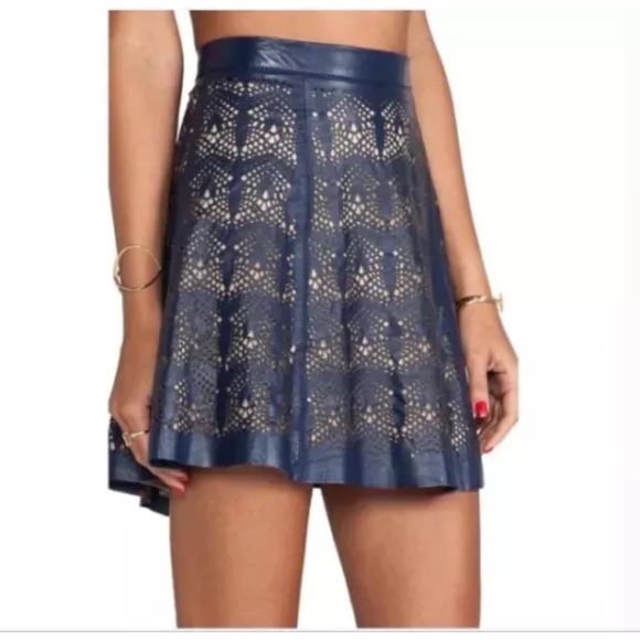 Parker Deep Navy Perforated Filomena Lamb Leather Mini Skirt - sz 0 Extra Small - Picture 1 of 5